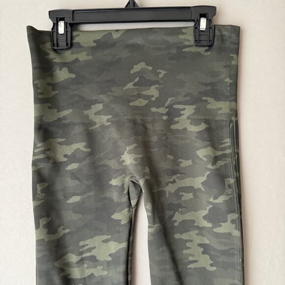 Spanx sz M green fatigue camo Leggings - Picture 2 of 8
